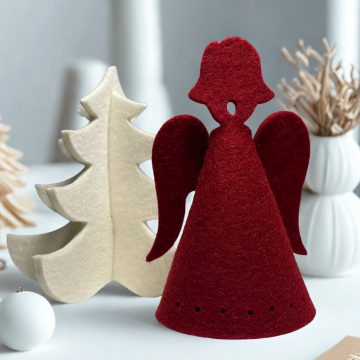Engel und Weihnachtsbaum aus Filz zur Dekoration weiss
